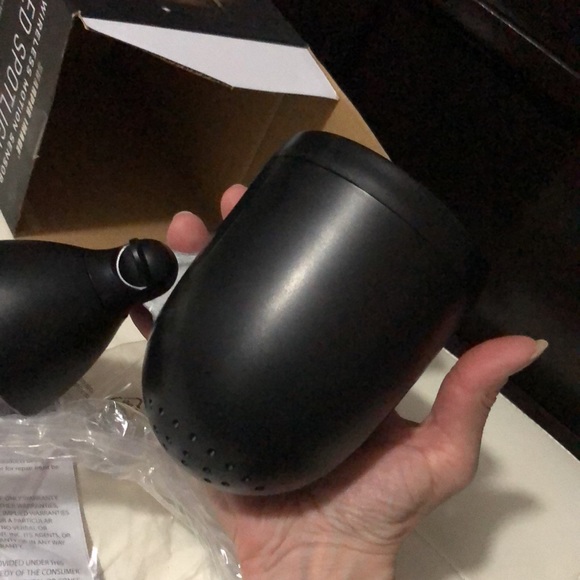 NEW Sharper Image Wireless Motion Sensor LED Spotlight-300 Lumens-Black - Picture 16 of 16